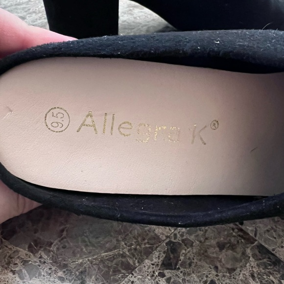 Elegant Black Women's Mules - Picture 2 of 3